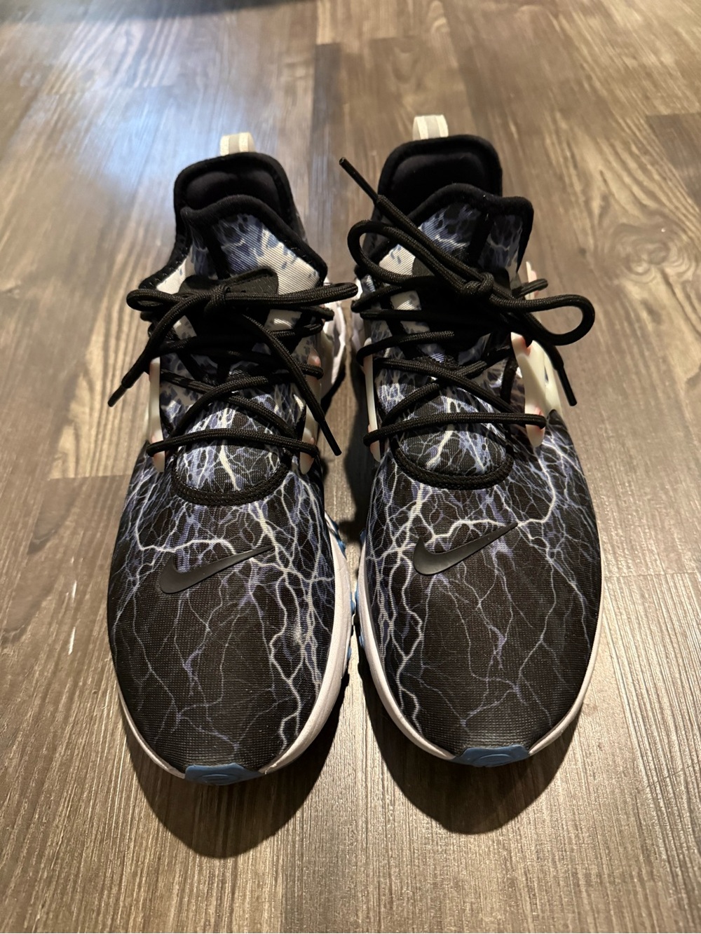 Nike Men’s Black and White Lightning Print Sneakers